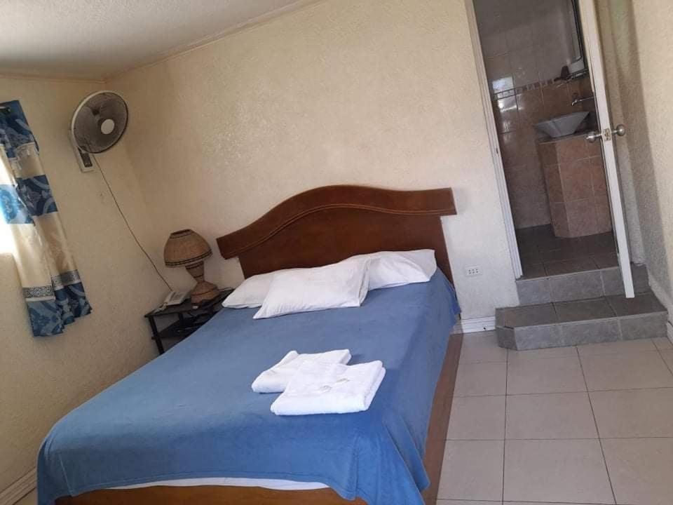 Blue Rock Resort Olongapo Eksteriør bilde